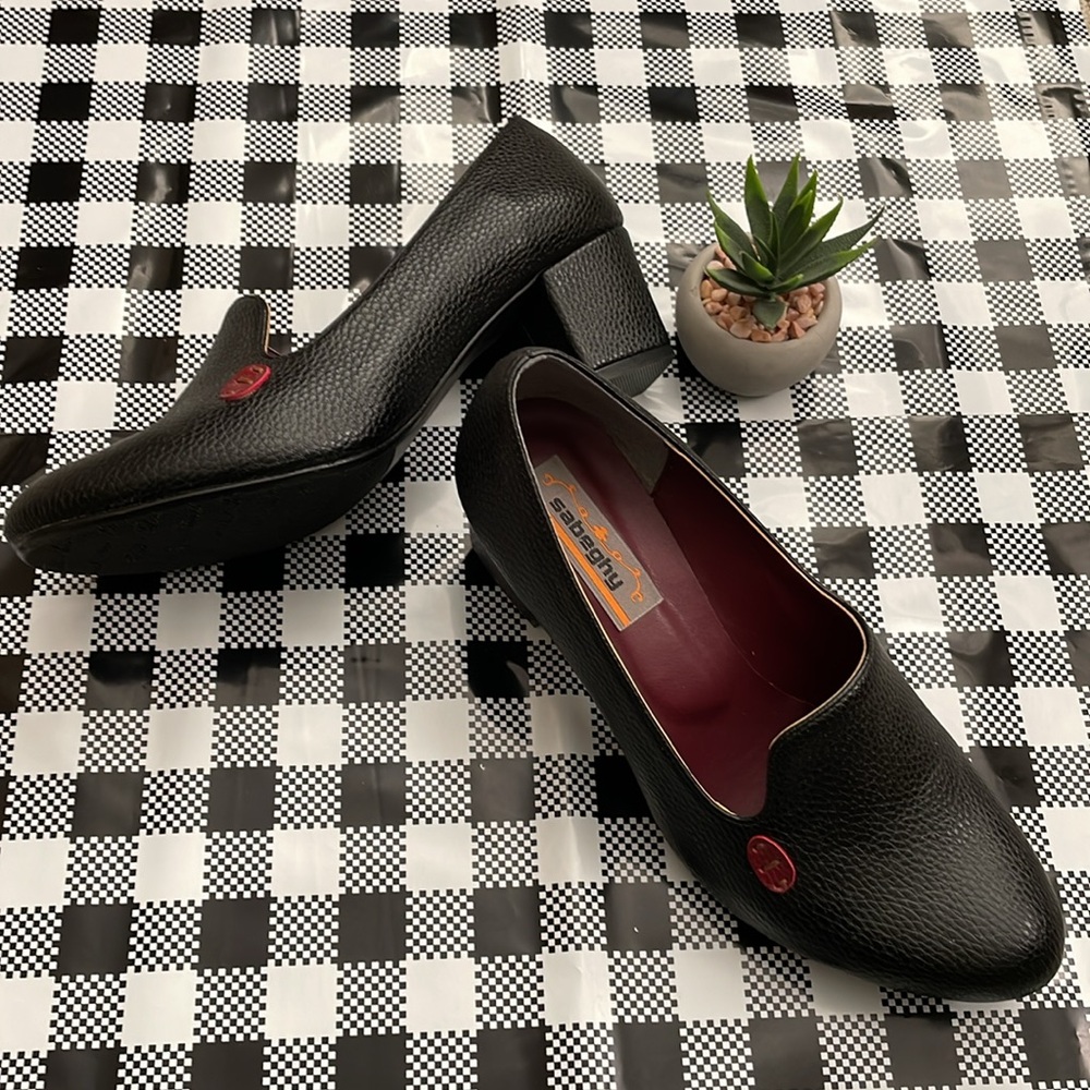Sabeghy black pumps with adorable red leather accent on side NWOT